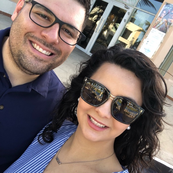 Meet your Posher, Reyna - Picture 2 of 4